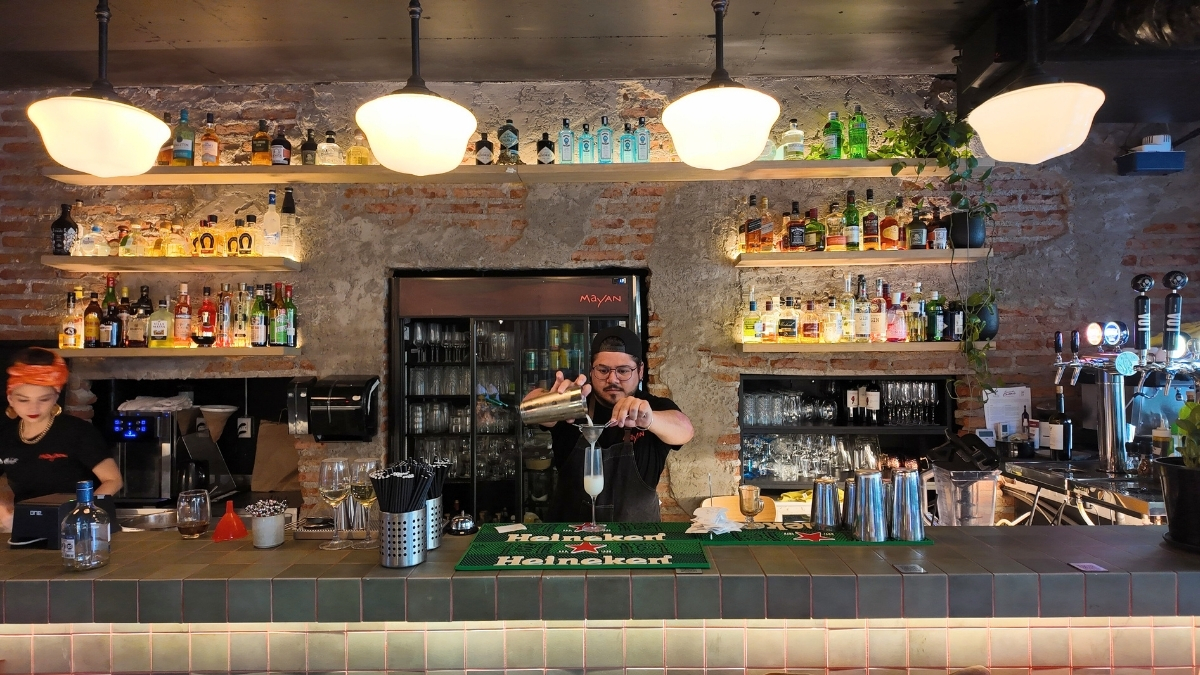 Mayan, bar restaurante en Providencia